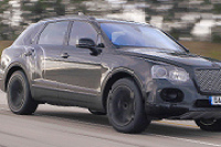 最贵最漂亮的SUV 狂飙时速301km/h