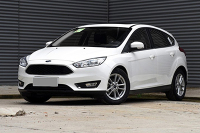 紧凑型轿车操控也不差 福克斯车主说