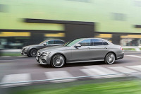 这台车下个月就上市了 A6和5系怎么办？