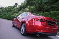 十几万预算买车好开省油颜值高该选谁