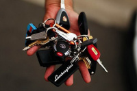 不用掏钥匙就想上车点火走人 这些不足8万的车能满足你