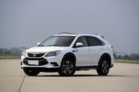 教授昨晚下班被这台车虐了 来看看车主有什么话要说