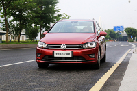 实拍：更大更实用的高尔夫面世了 买菜接送家人顶呱呱