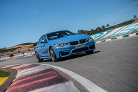 认住这台3系 因为不小心路上遇到的话 还是躲远点好