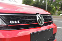 价钱和外表都很低调！但性能却很张扬