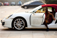 妹子太容易上车 几款老婆不让你买的车