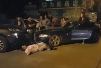 宝马女卡宴男马路上演精彩大戏?这套路教授都醉了!