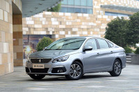 14万能落地！妹子排队买的合资新车 配置真高