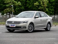 轴距内饰完爆朗逸！这10.99万起的车型性价比有多高？