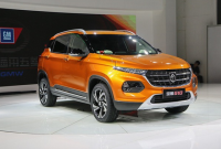 下一个爆款会是它吗？拥有半开式全景天窗的小型SUV