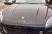 百万豪车却被人说只值10万？车主怒堵4S店！