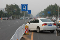 红灯也可以掉头？老司机都会犯傻！