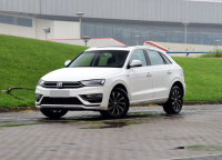 售价10万左右竞配备中控大屏？