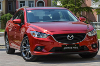 这款16万多起的轿车操控极好，曾经可是弯道王