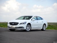 奔驰宝马太贵,帕萨特太普通,上档次的中型车还有这些