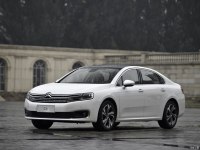 80后一年下来小有成就,25万买豪华中型座驾选哪个?