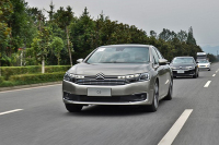 同样的价钱，这些车就凭一个配置提升了一个档次！