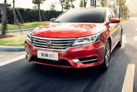 RX5月销两万辆 其同款轿车能打败思域朗逸吗？