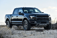 娘们才开小轿车 硬汉们都开能上山下河的威猛车型