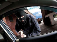 停车时省事忘记了这个动作 结果车子就不见了