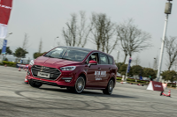 这款最帅的MPV说要PK最火的宝骏730