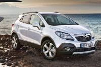 年轻人手持10余万要买车？看本文就够了