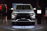 有望年内引入销售 欧蓝德PHEV版上海亮相