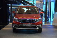 这台MPV居然自带PM2.5过滤 长安欧尚A800亮相车展