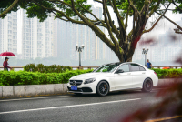 如何开C级让保时捷看不到你的尾灯？