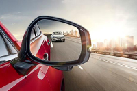 女司机撞毁4S店？！！想迅速成为老司机得看这些招！