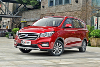 要和6万起的宝骏拼性价比？长安这款7座车也是拼了...