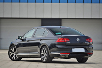 不想卖车时亏一半？手持10多20万你得看这5款最保值的！