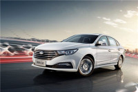 六万多的紧凑型车，好用好开还有爱信变速箱！