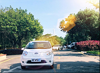 穿梭深圳城市街道 试驾电动精灵江淮iEV6E