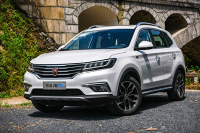 目前几乎是最优秀的两款10万级国产SUV 谁开起来更好?
