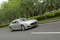 这车气派、宽敞、舒适！但我却不想只坐后排