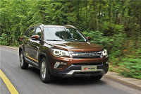 轰动一时的国产爆款SUV终于出新款了！新动力好像很牛逼…才卖7万多起！