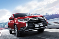 低价VS高销量，这两款17万级日系SUV谁更厉害？