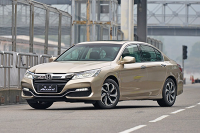 3毛钱一公里！这些中型车要逆天了，逼死小车啊！