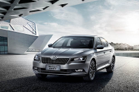 最高降价6万！15万买合资中型车，这要把国产车逼疯啊！