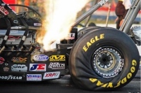 笑谈改装：轮胎越宽跑得越快？幼稚！