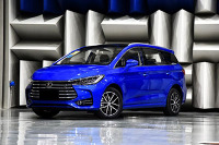 不到10万，这4款车就有全景天窗，性价比杠杠的！