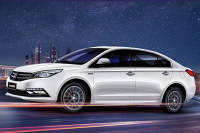 10万不到的中型车 众泰Z560配置解析