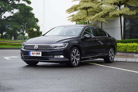 最多人买的德美系两款中型车，谁更强一点？