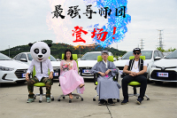 小伙拿着10来万去买车,最强看车团出动,还有美女亲自体验?