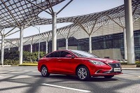 12、3万不买SUV那选什么？小年轻给出了这3个答案...