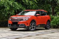 一个够霸气，一个够独特！这两种SUV你喜欢哪个？