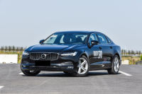 车身长度超过5米内饰豪华不输BBA，优惠幅度高达8万的车你不看看吗？