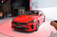 2017广州车展：起亚全新轿跑斯汀格上市