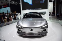 这些应该是目前最漂亮的车子，然而你再有钱也开不走！